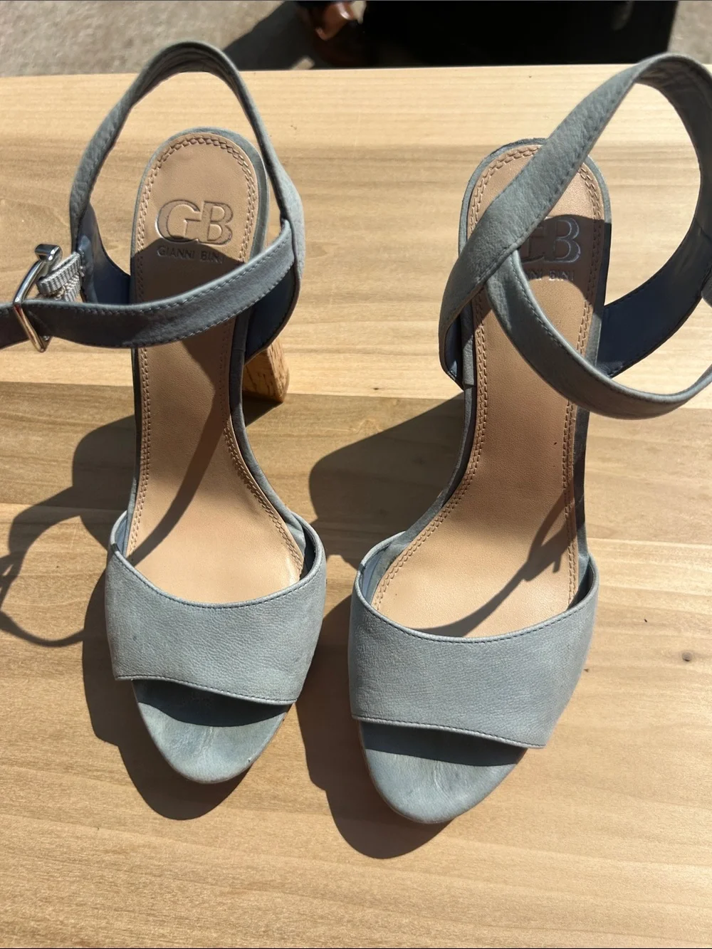 Gianni Bini chic light